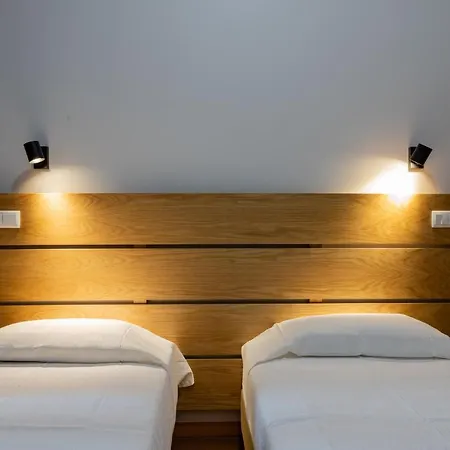 Hill 'n Chill Gaia Porto 旅馆