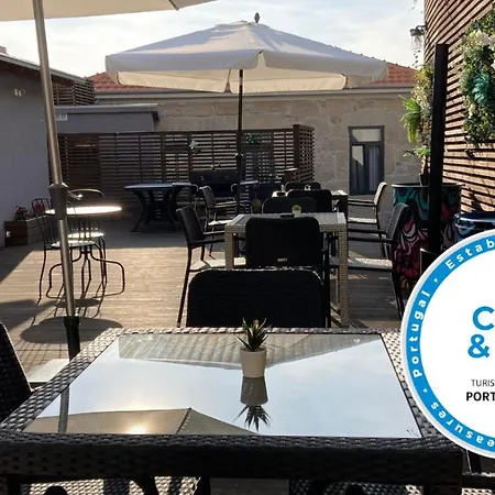 Hill 'n Chill Gaia Porto Hostal *